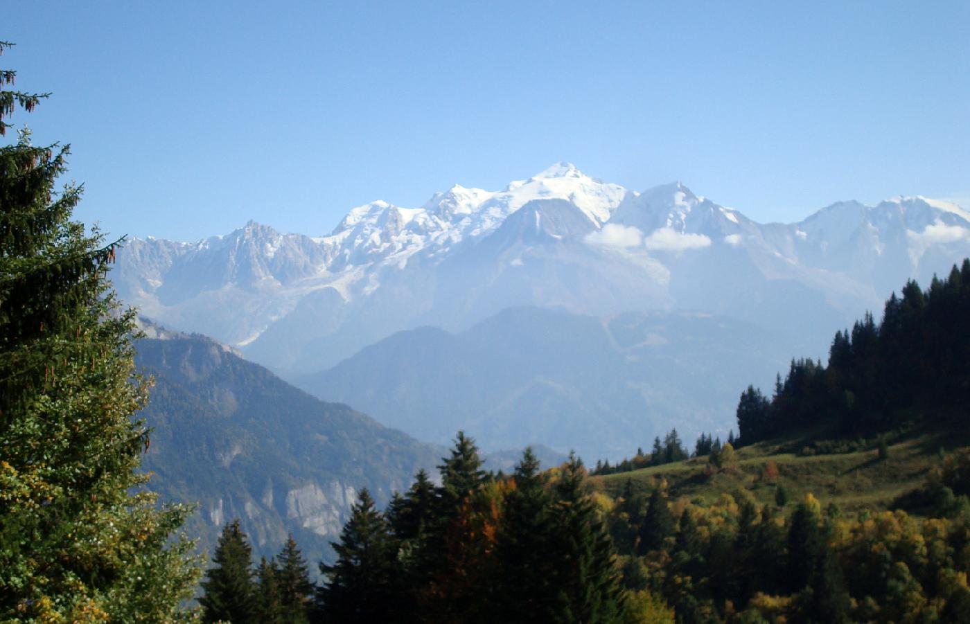 DSC02944.jpg - Le Mont Blanc est un peu voil par la brume