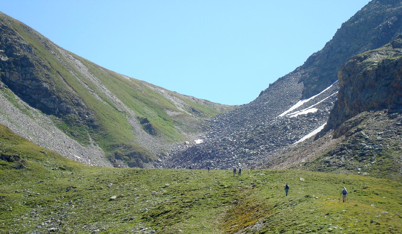 DSC02580.jpg - On approche du Col de Vallesa