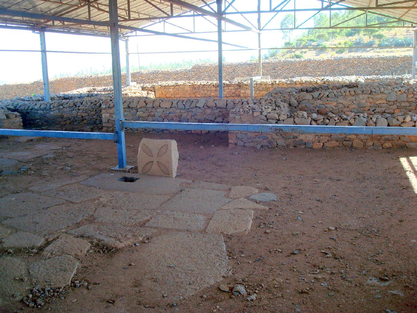DSC031890.jpg - Site des tombes du roi Khaleb et du roi Gebr Maskal, son fils