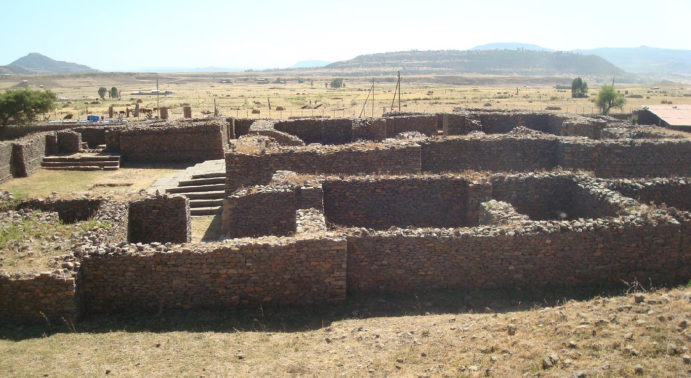DSC032130.jpg - Ruines du palais axoumite dit de Dongour ou de la Reine de Saba