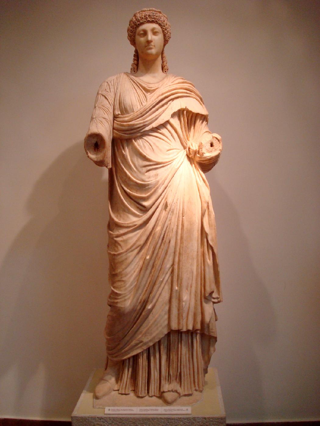 dsc024030.jpg - Statue en marbre de Poppe (Ier sicle aprs J.-C.)