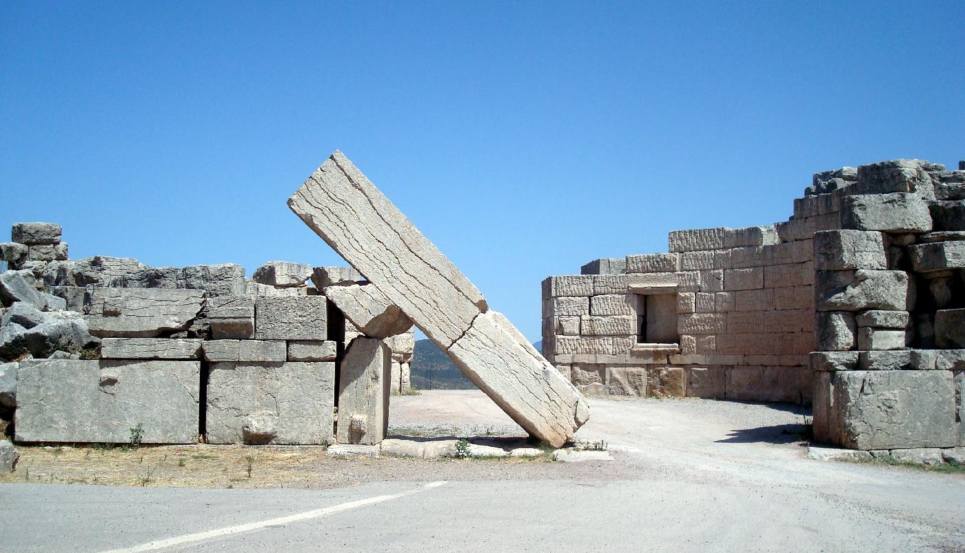 dsc024120.jpg - La Porte dArcadie, avec son linteau monolithique