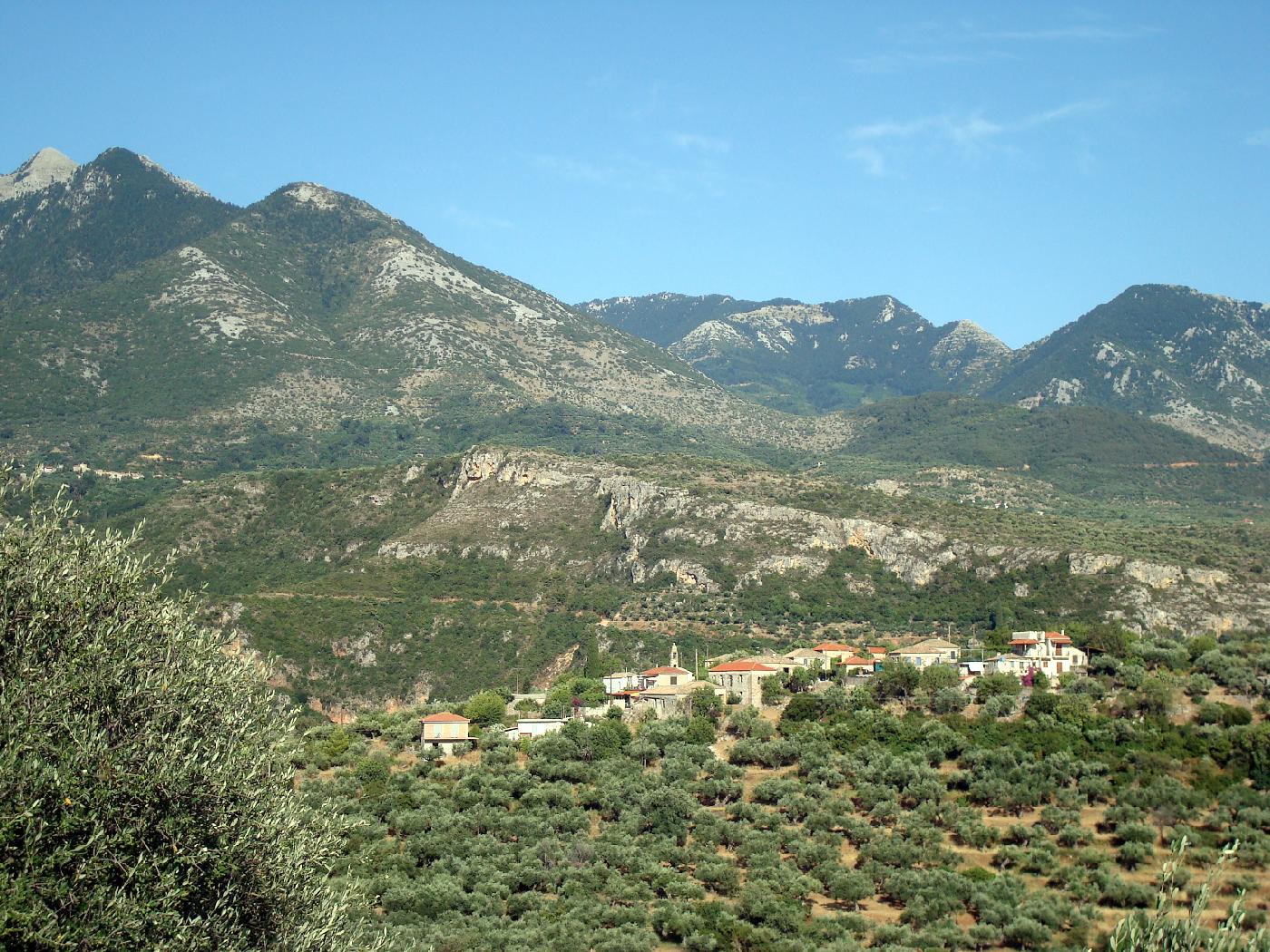 dsc024478.jpg - Village et Monts Taugetos